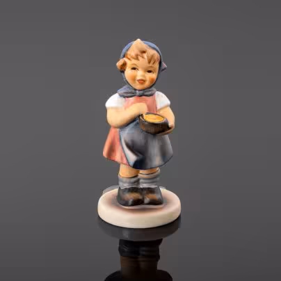 Статуэтка "Девочка с горшком", Goebel Hummel