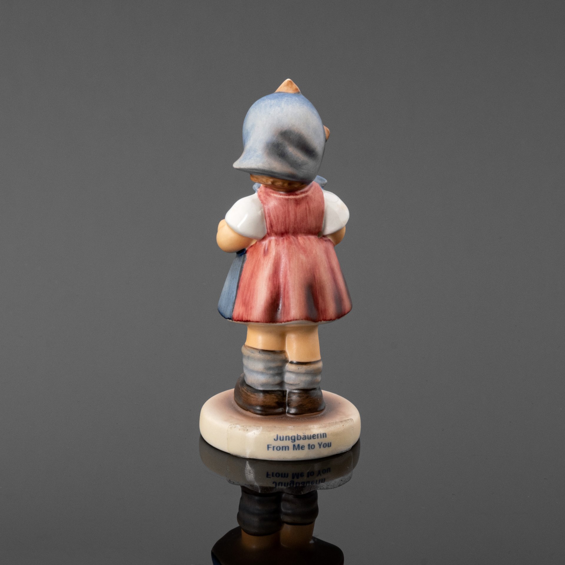Статуэтка "Девочка с горшком", Goebel Hummel