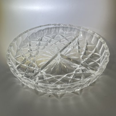 Менажница круглой формы с геометрическим декором