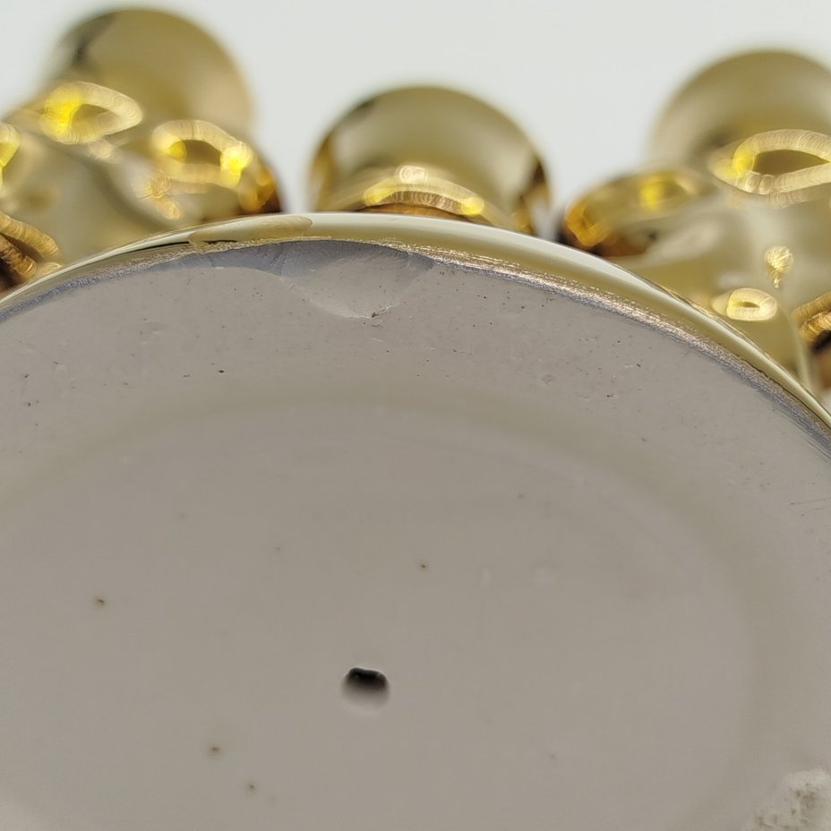 Подсвечник на три свечи с рельефным растительным декором