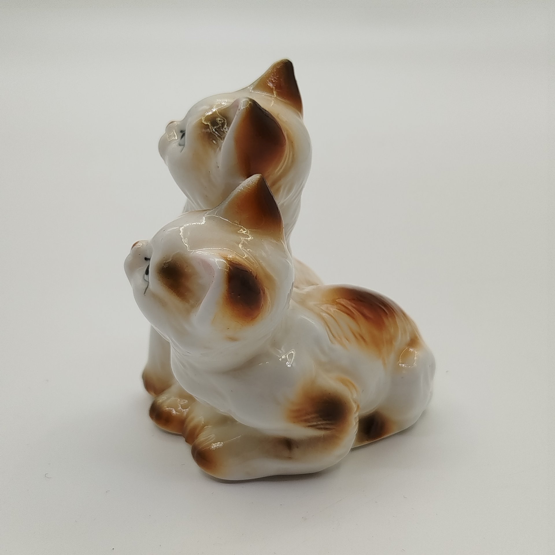 Статуэтка "Кошки", фарфор, роспись, Азия, 1990-2010 гг.