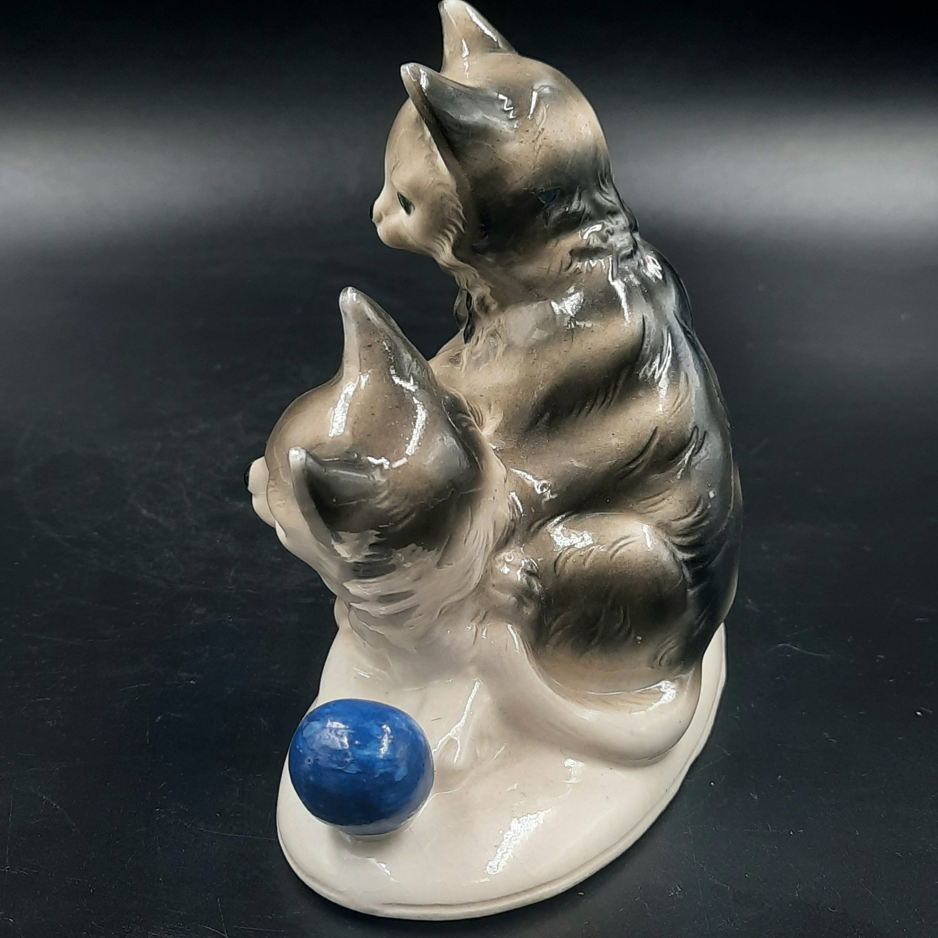 Статуэтка "Играющие котята", фарфор, роспись, VEB Porzellanfiguren Lippelsdorf (Липпельсдорф), Германия, 1951-1974 гг.
