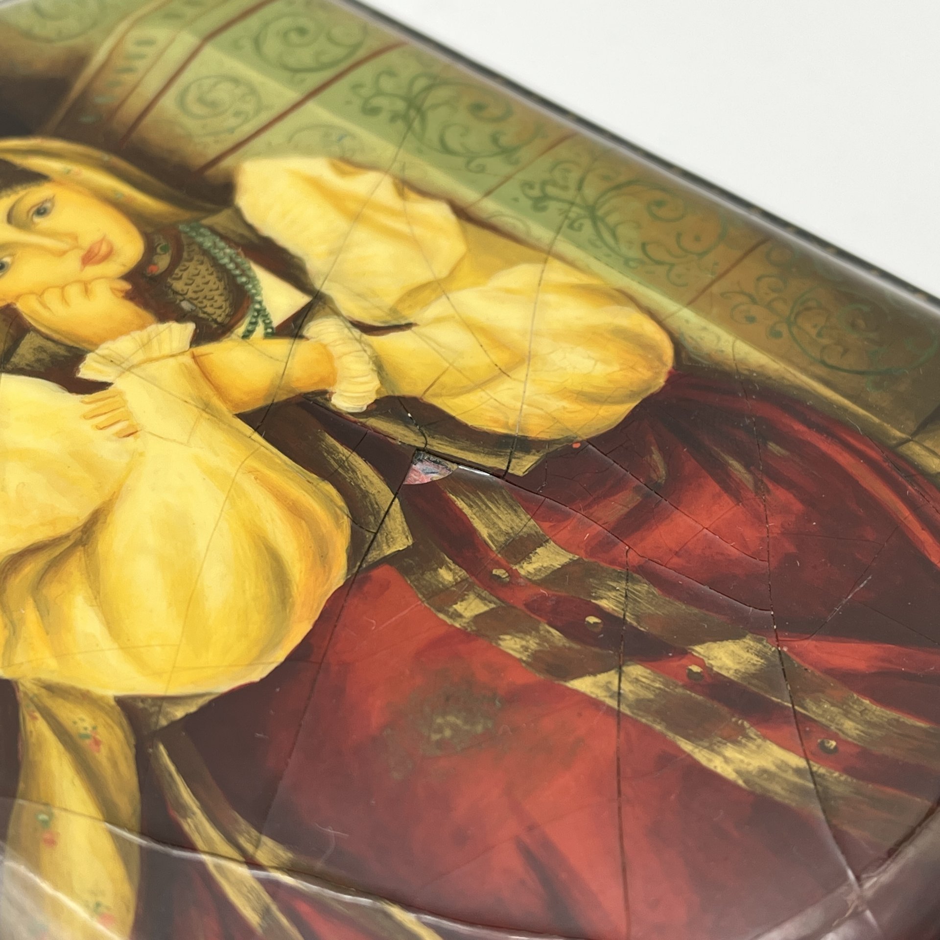 Шкатулка с лаковой миниатюрой "Царевна", автор Трошенкова, папье-маше, масло, Федоскинская фабрика миниатюрной живописи (Федоскино), Российская Федерация, 1990-2000 гг.