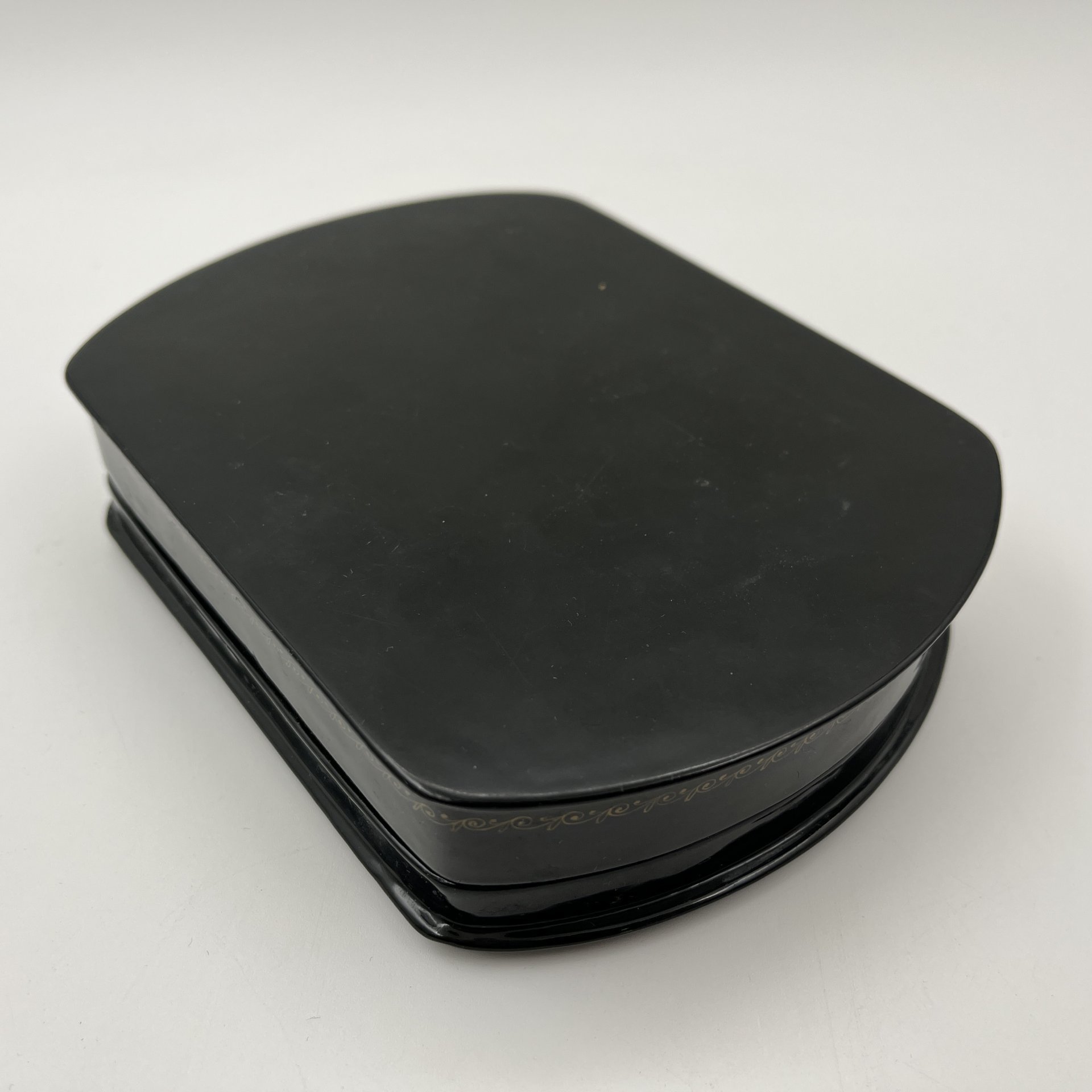 Шкатулка с лаковой миниатюрой "Царевна", автор Трошенкова, папье-маше, масло, Федоскинская фабрика миниатюрной живописи (Федоскино), Российская Федерация, 1990-2000 гг.