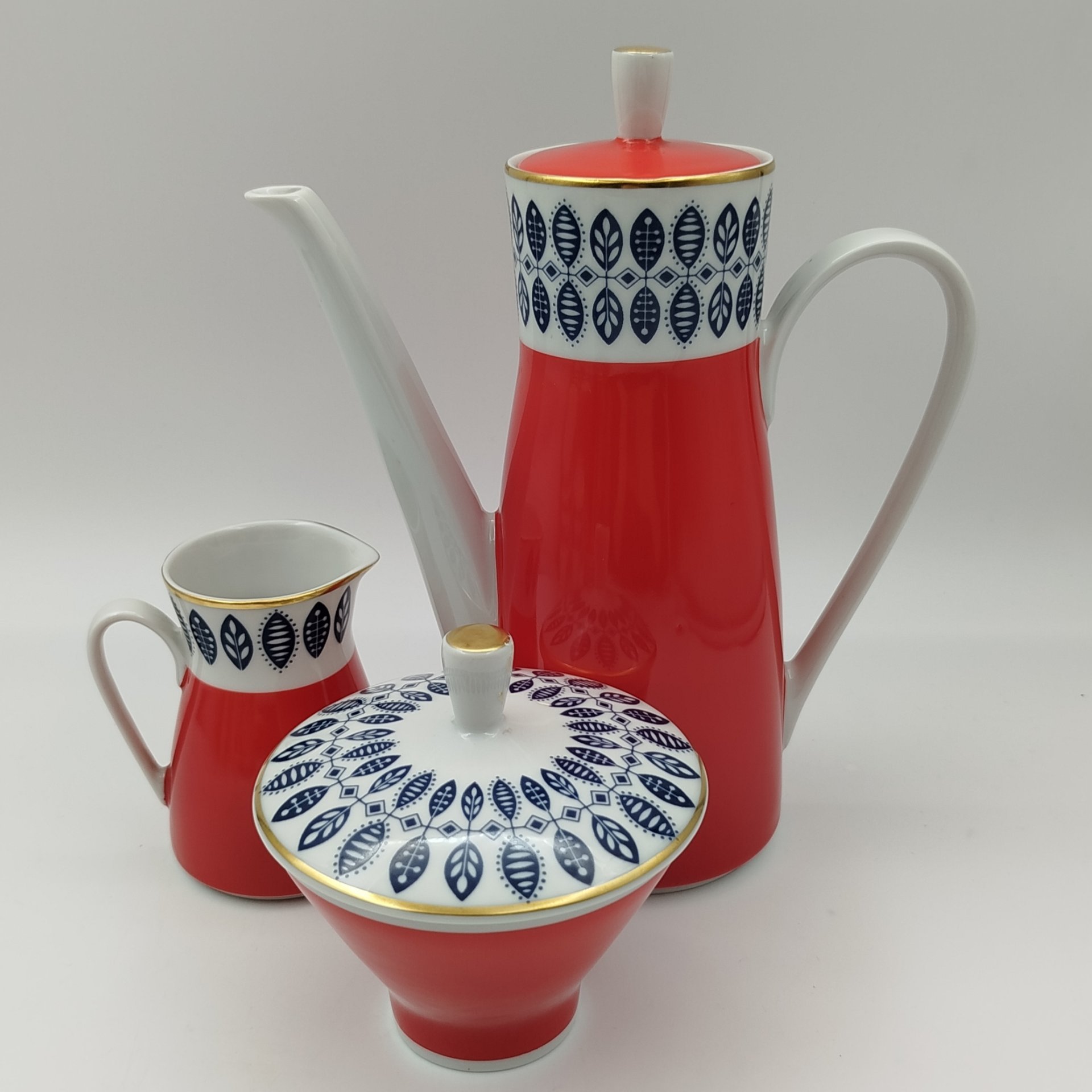 Сервиз кофейный  на 5 персон (13 предметов) с растительным декором, фарфор, крытье, деколь, Freiberger Porzellan, ГДР, 1970-1980 гг.