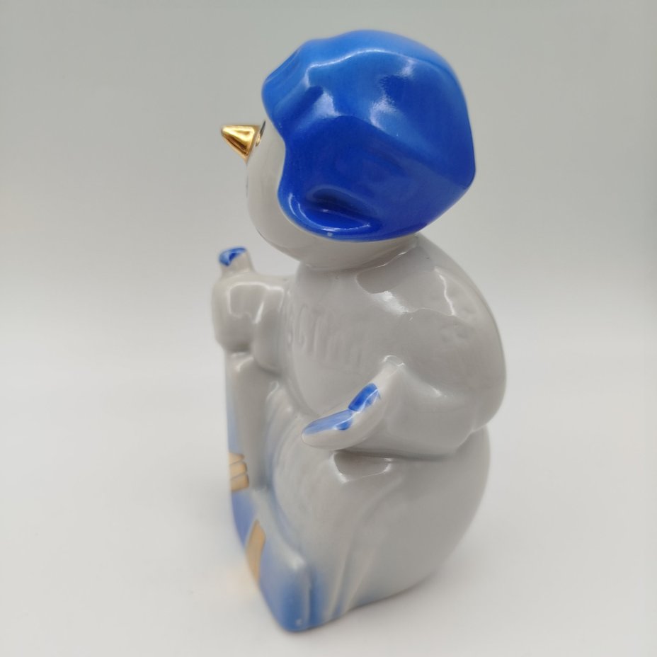 Статуэтка "Снеговик - хоккеист" (копия Хоккейного приза за кубок газеты "Известия"), автор В. Ропов