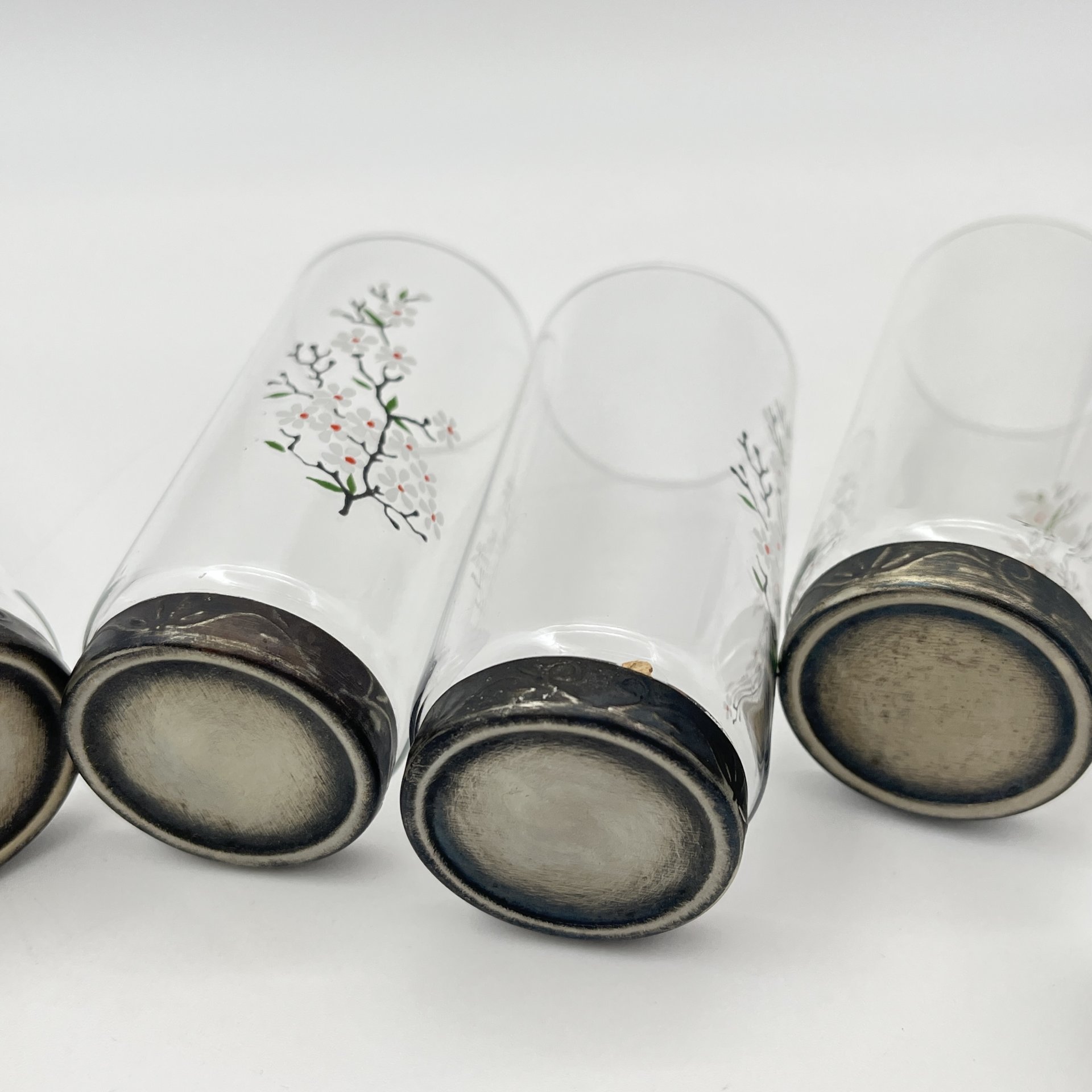 Набор "Подарочный" из шести стаканов с декором в виде цветущих яблонь, в оригинальной коробке, АО "Светлана", хрусталь, печать, металл, картон, Российская Федерация, 1992-2000 гг.