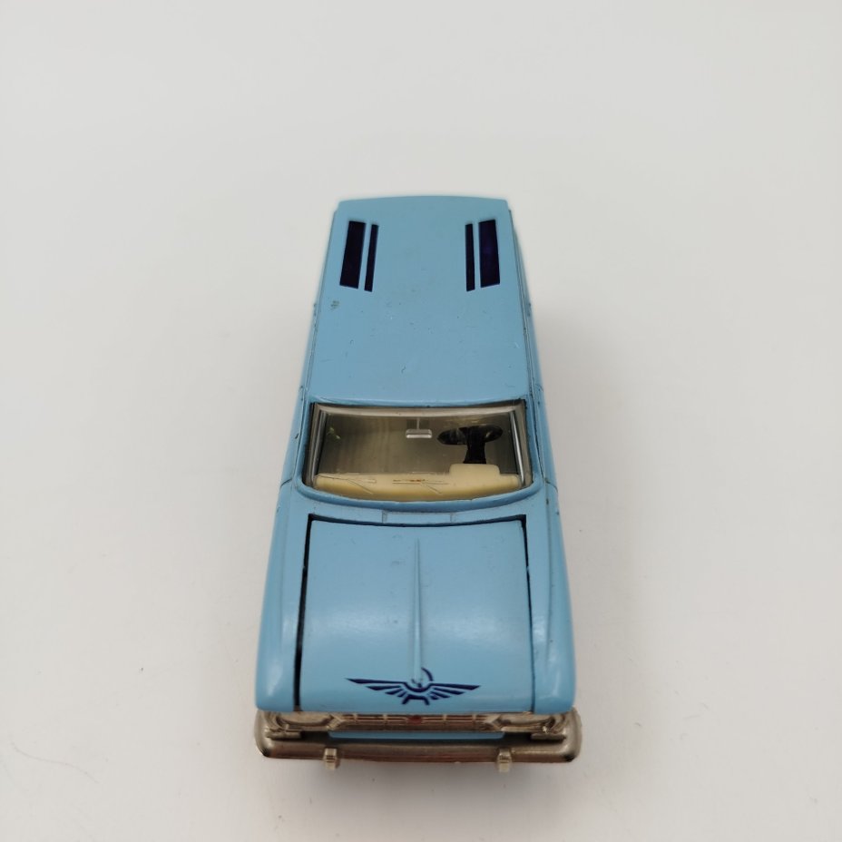 Модель автомобиля "Москвич 427" (Аэрофлот), в масштабе 1:43