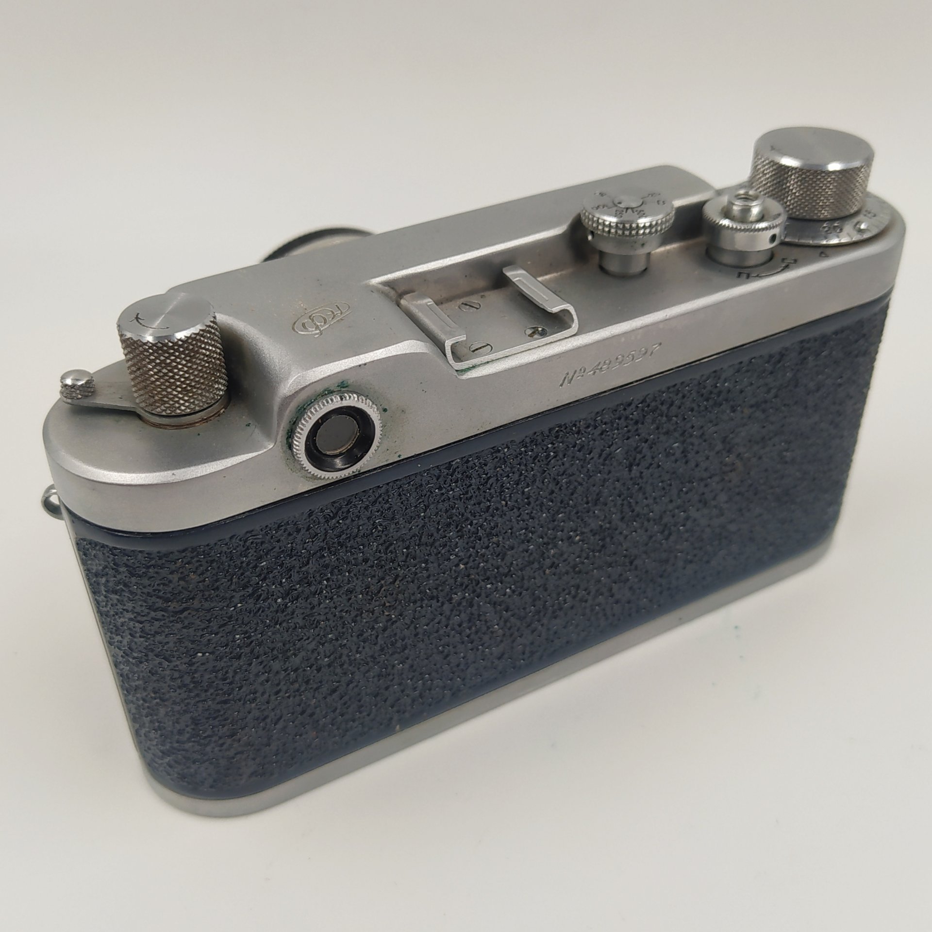 Фотоаппарат пленочный "ФЭД-2" с объективом "Индустар-26м" в оригинальном кофре, в комплекте с экспонометром "Ленинград 4", Харьковский машиностроительный завод им. Дзержинского (ФЭД)