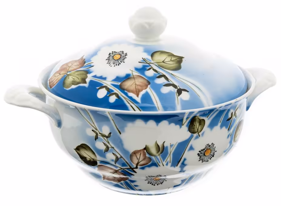 Супница с цветочным декором, фаянс, аэрография, ручная роспись, Краснодарский фарфорово-фаянсовый завод "Чайка", СССР, 1960-1991 гг., Краснодарский фарфорово-фаянсовый завод «Чайка»