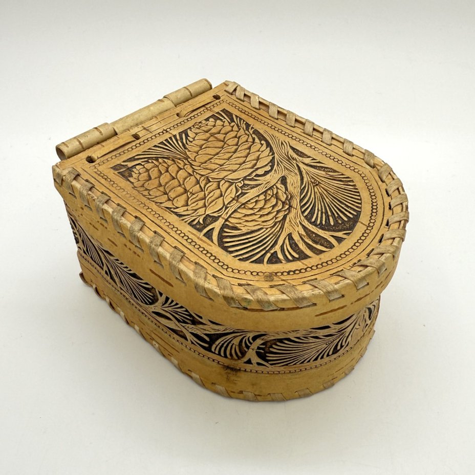 Шкатулка "Шишки", береста, Россия, 2000-2010 гг.