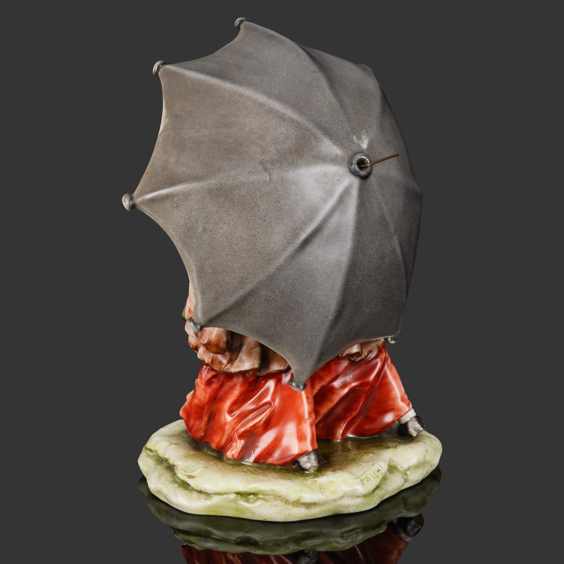 Статуэтка "Дети под зонтом", фарфор, роспись, Италия, 1980-1990 гг.