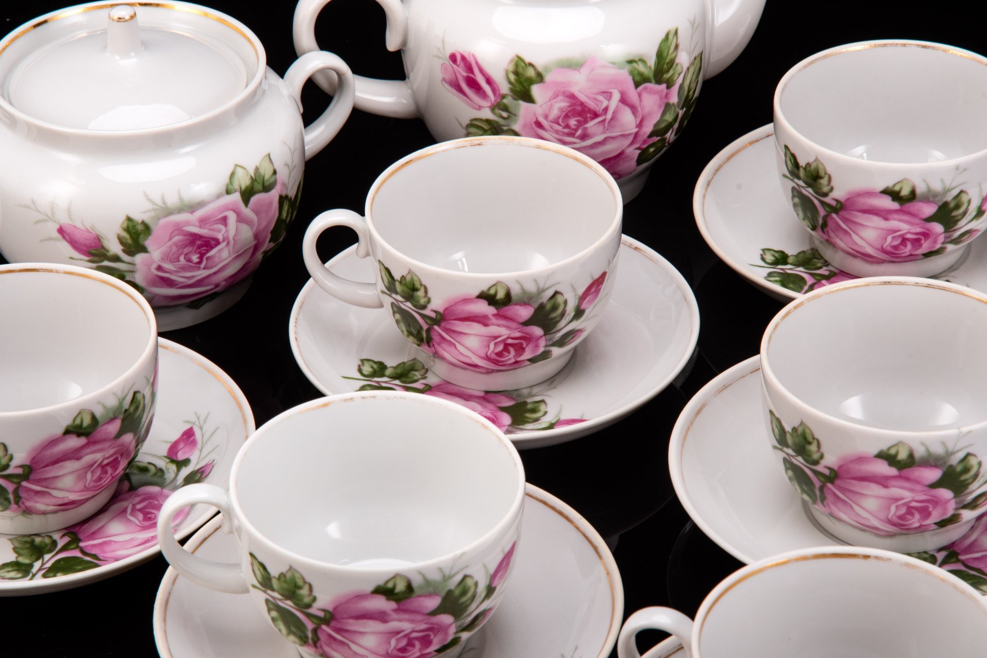 Сервиз чайный «Роза» на 6 персон (14 предметов), фарфор, деколь, золочение, Завод «Красный фарфорист» (Чудово, Грузинская фарфорово-фаянсовая фабрика), СССР, 1971-1991 гг.