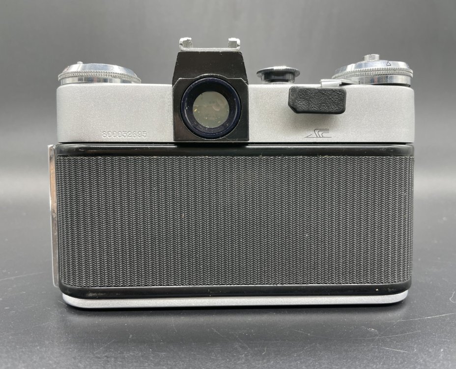 Фотоаппарат "Зенит-Е" с объективом "Гелиос 44-2" в кофре, Белорусское оптико-механическое объединение (БелОМО)