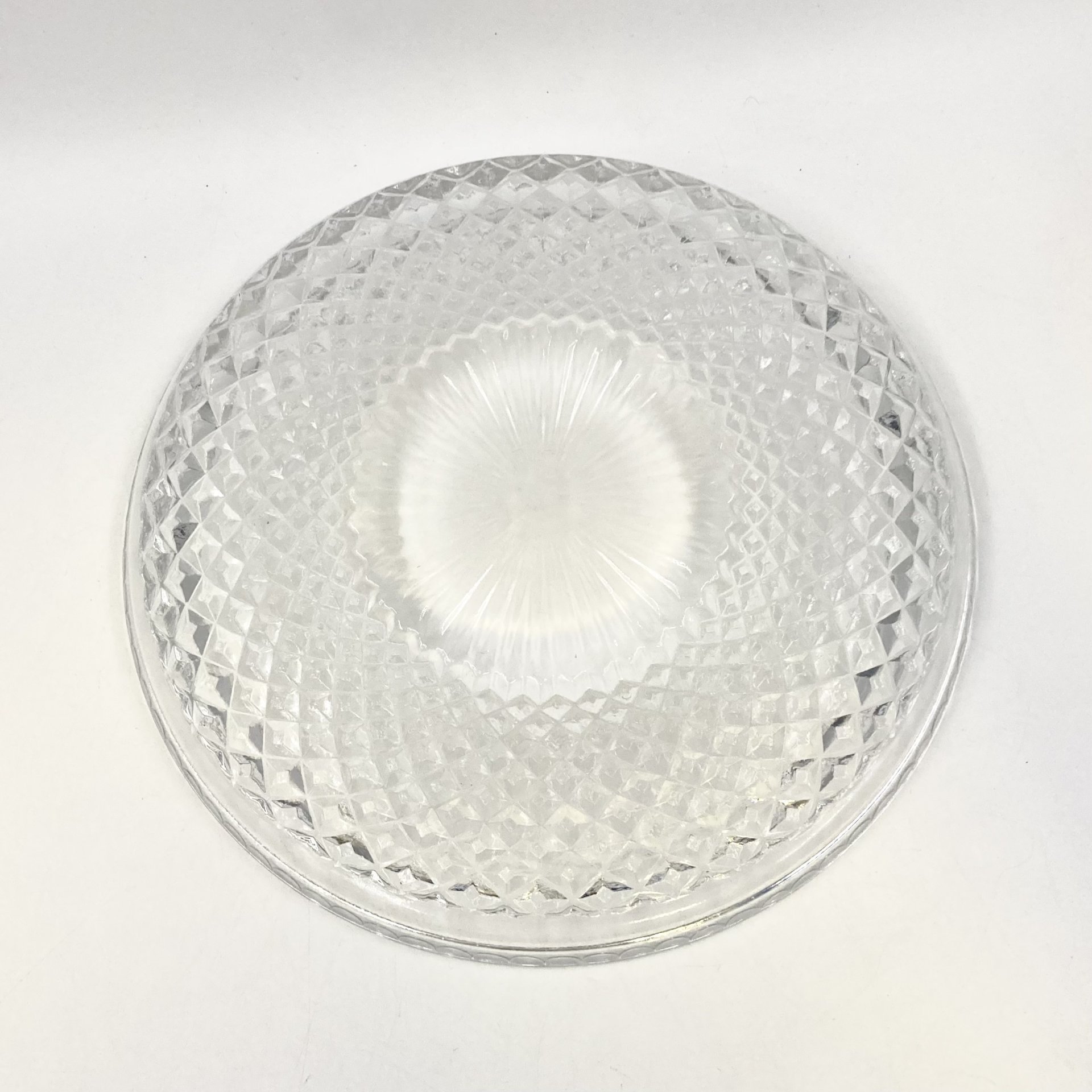 Блюдо для сервировки с рельефным декором