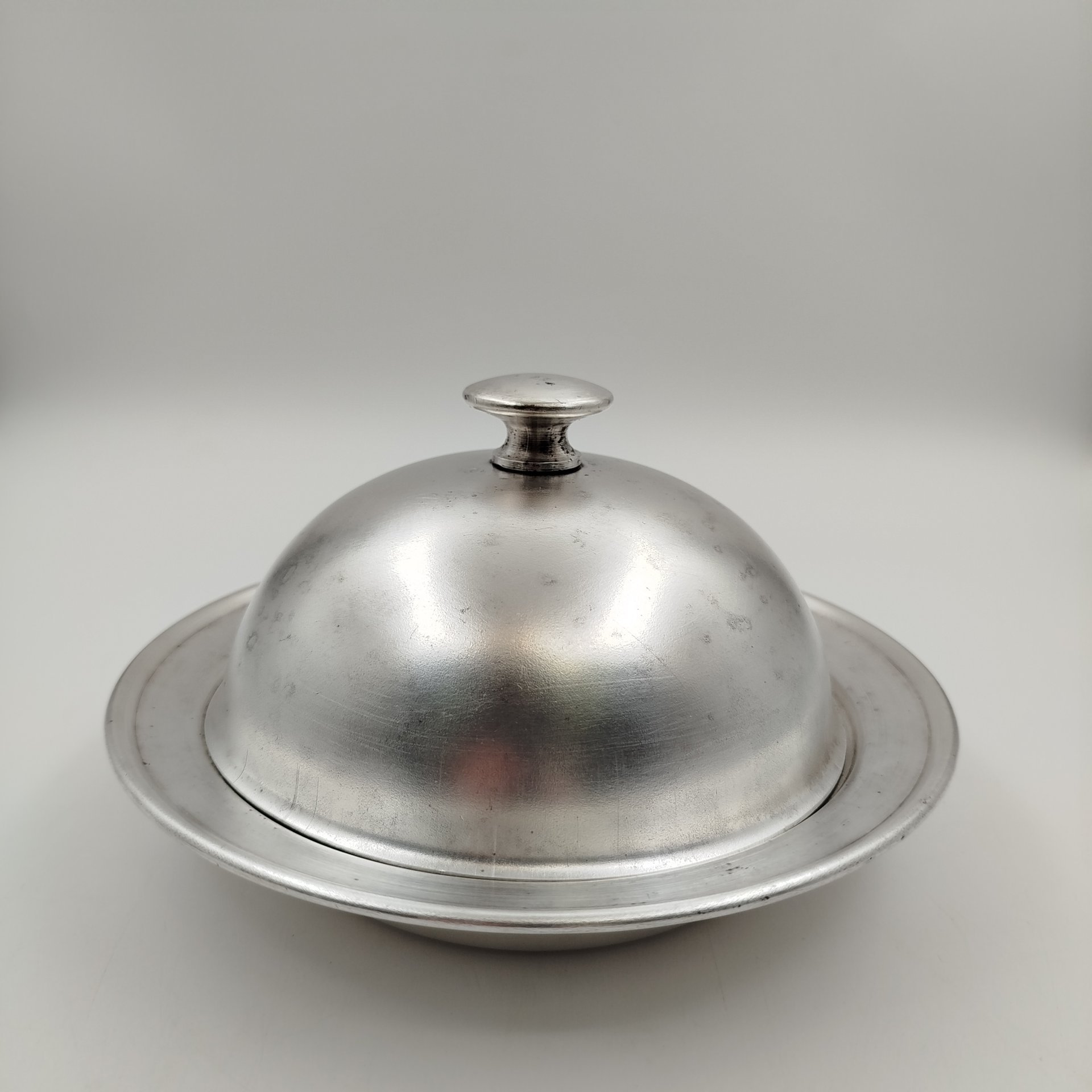 Маслёнка (икорница) в минималистичном стиле, мельхиор (медь-никель), серебренние, Кольчугинский завод цветных металлов, СССР, 1960-1980 гг., Кольчугинский завод цветных металлов
