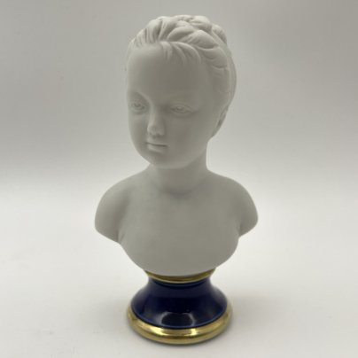 Бюст "Луиза Броньяр" ("Девочка") по мотивам одноименного произведения Жана Антуана Гудона