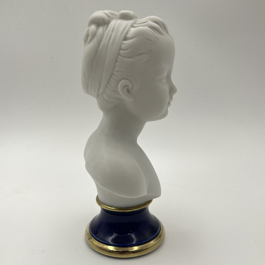 Бюст "Луиза Броньяр" ("Девочка") по мотивам одноименного произведения Жана Антуана Гудона