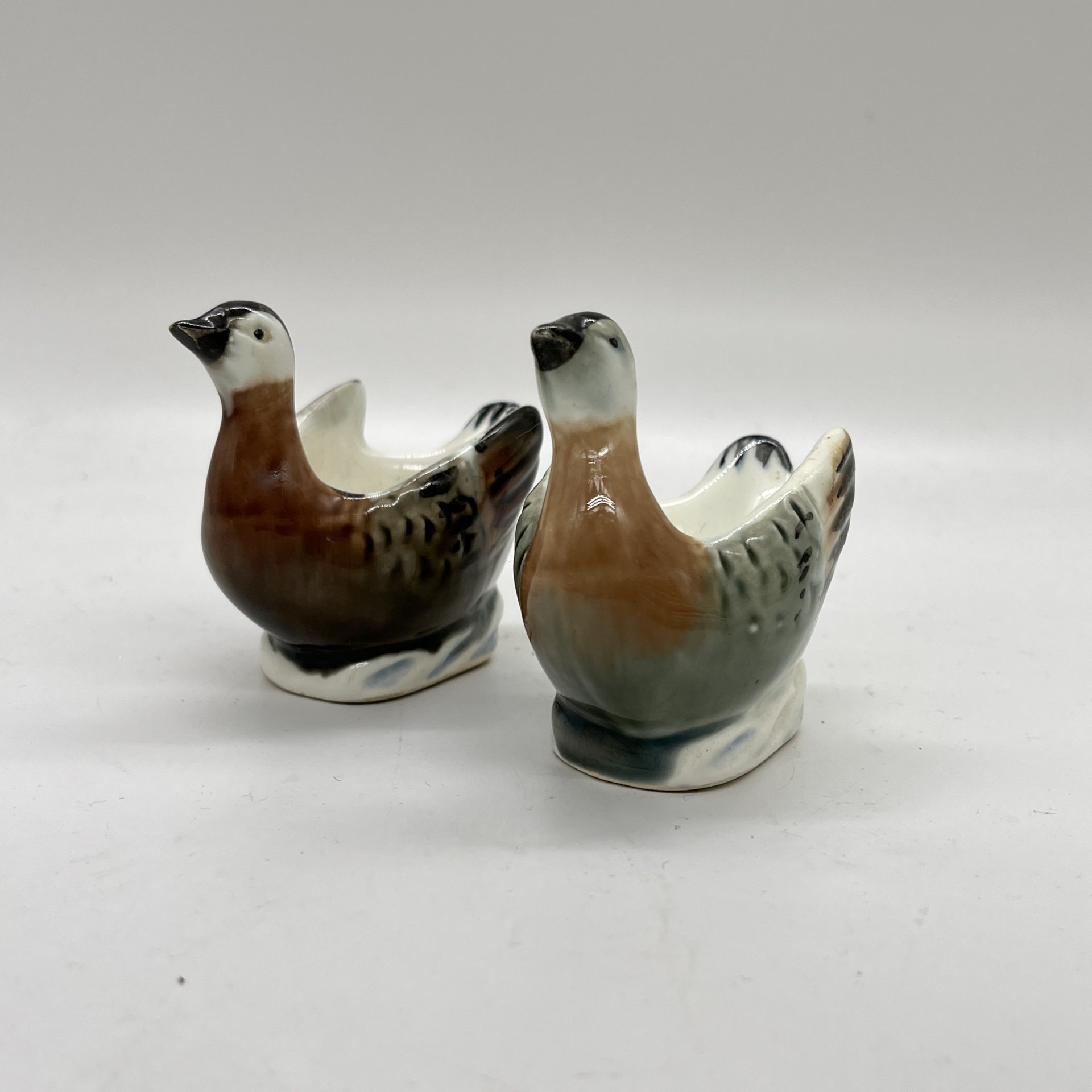 Пашотницы (солонки) парные в виде уточек, фаянс, роспись, Конаковский фаянсовый завод им. М.И. Калинина (ЗиК Конаково), СССР, 1950-1960 гг.