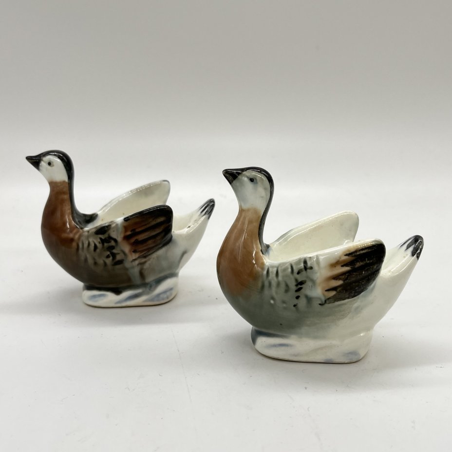 Пашотницы (солонки) парные в виде уточек, фаянс, роспись, Конаковский фаянсовый завод им. М.И. Калинина (ЗиК Конаково), СССР, 1950-1960 гг.