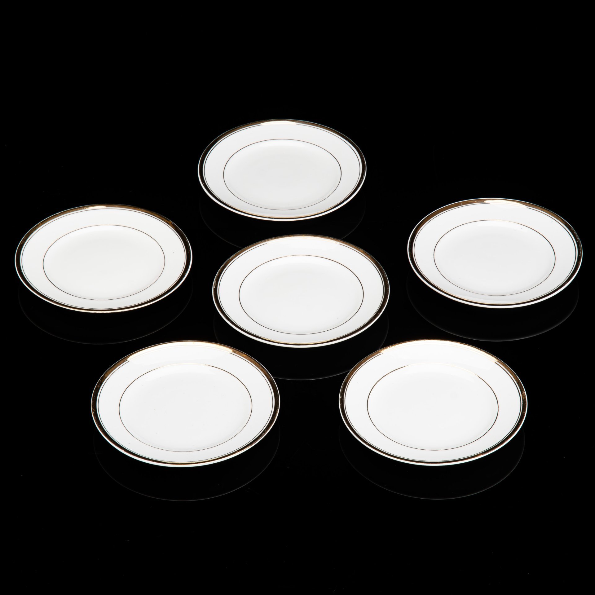 Набор из шести пирожковых тарелок с золотистым кантиком