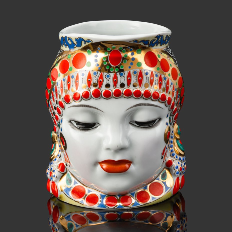 Кружка декоративная "Молоко", скульптор Данько Н.Я., художник Воробьевский А.В., Ленинградский фарфоровый завод (ЛФЗ)