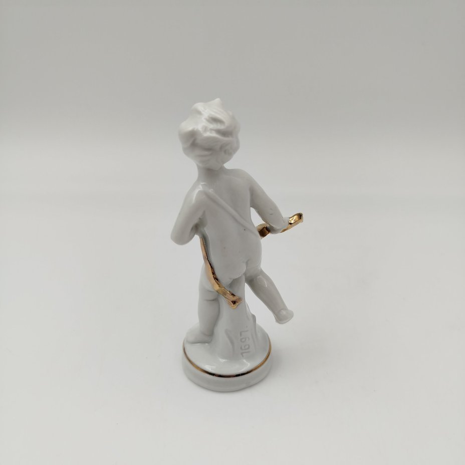 Статуэтка "Путти с золотой лентой", фарфор, золочение, VEB Porzellanfiguren Lippelsdorf (Липпельсдорф), ГДР, 1974-1990 гг.