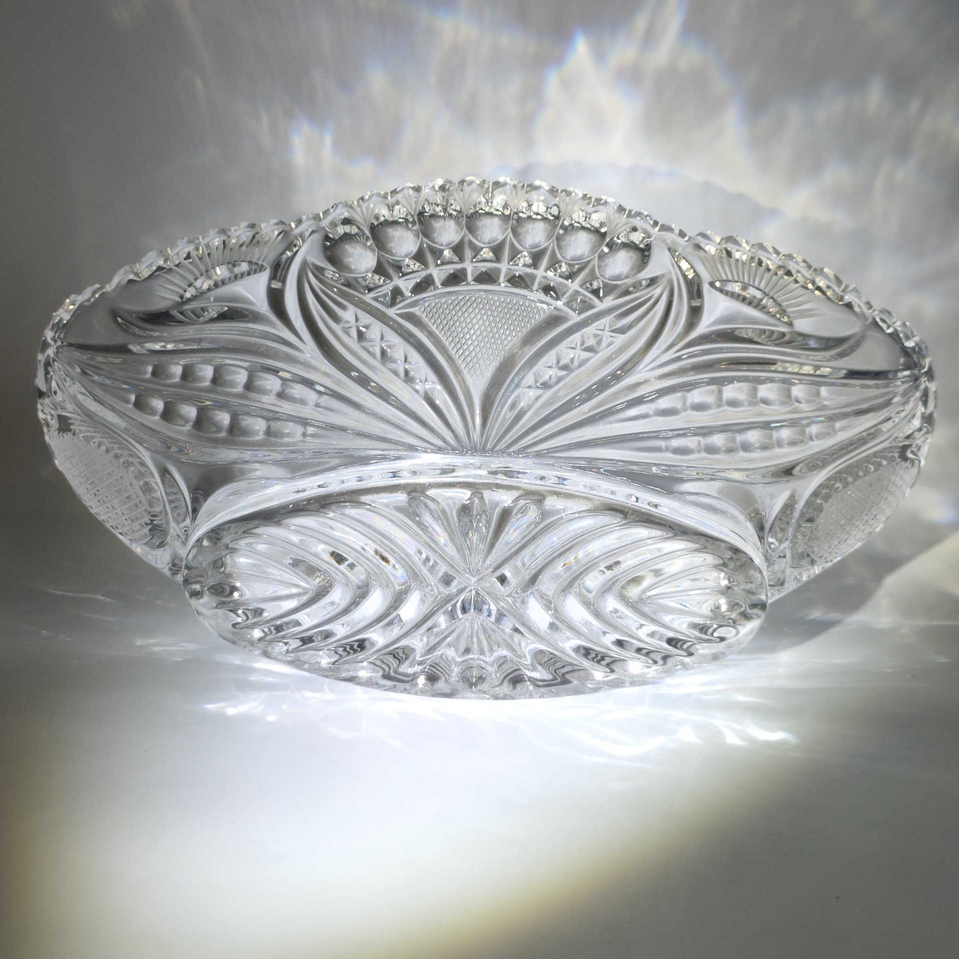 Конфетница (салатник) в форме ладьи с резным рельефным декором, хрусталь, алмазная грань, СССР, 1970-1990 гг.