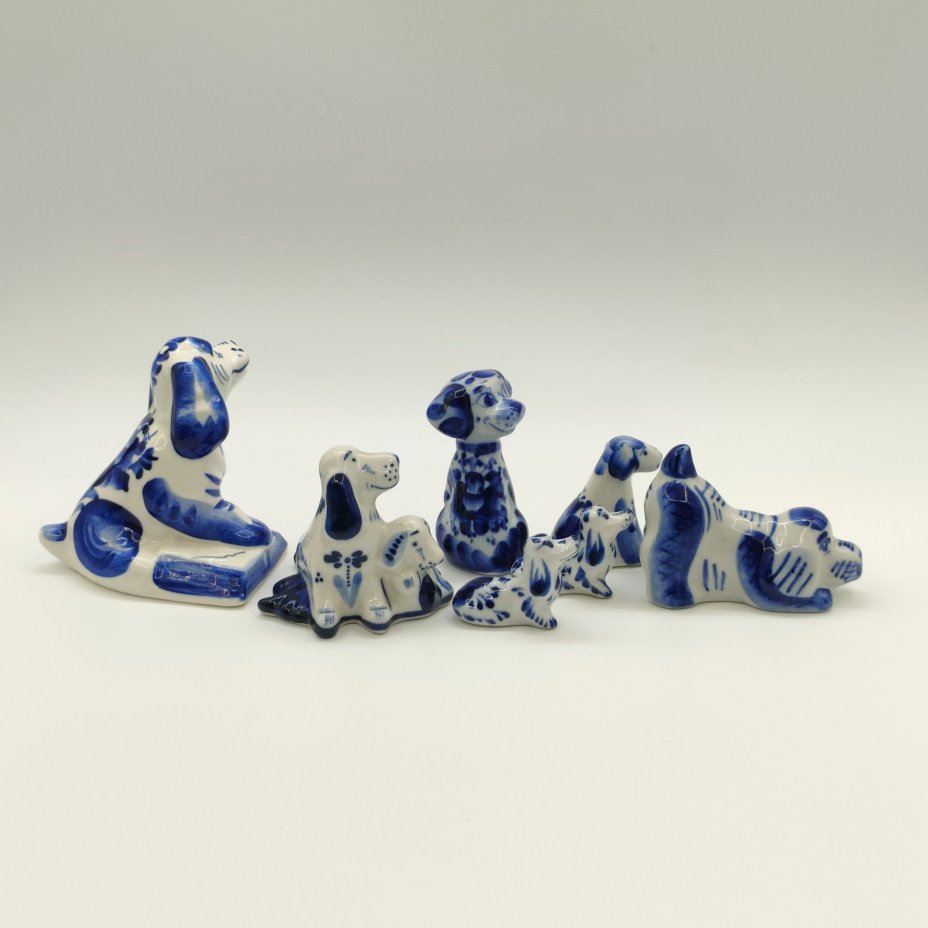 Набор из семи статуэток "Собаки"