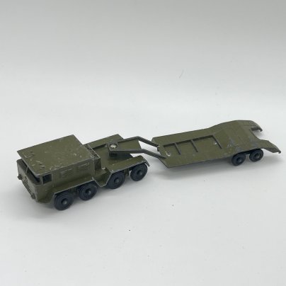 Масштабная модель "Тягач с платформой" из серии "Военная техника", металл, пластик, Тульский патронный завод (ТПЗ), СССР, 1970-1990 гг.