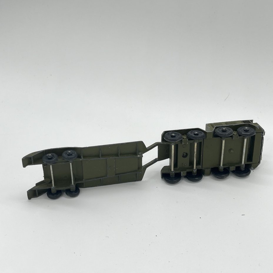 Масштабная модель "Тягач с платформой" из серии "Военная техника", металл, пластик, Тульский патронный завод (ТПЗ), СССР, 1970-1990 гг.