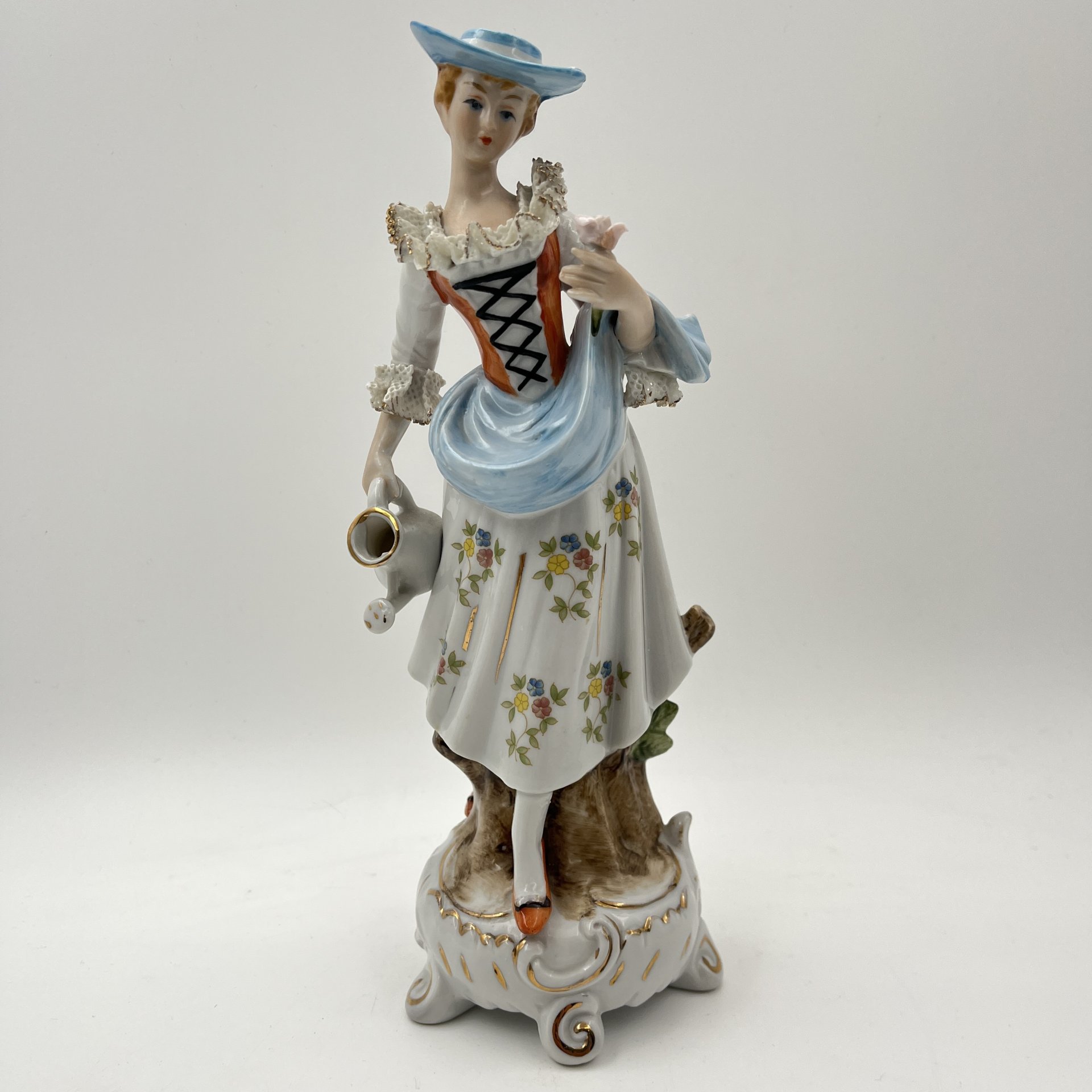 Статуэтка "Садовница"