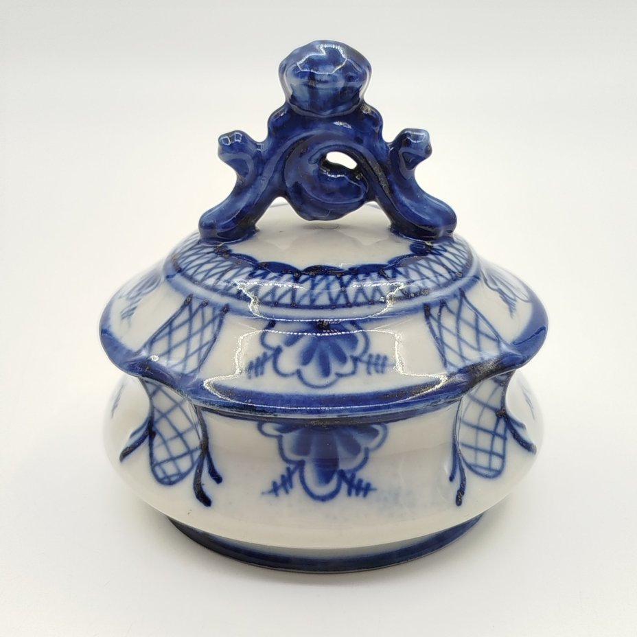 Шкатулка с цветочным декором, Гжель