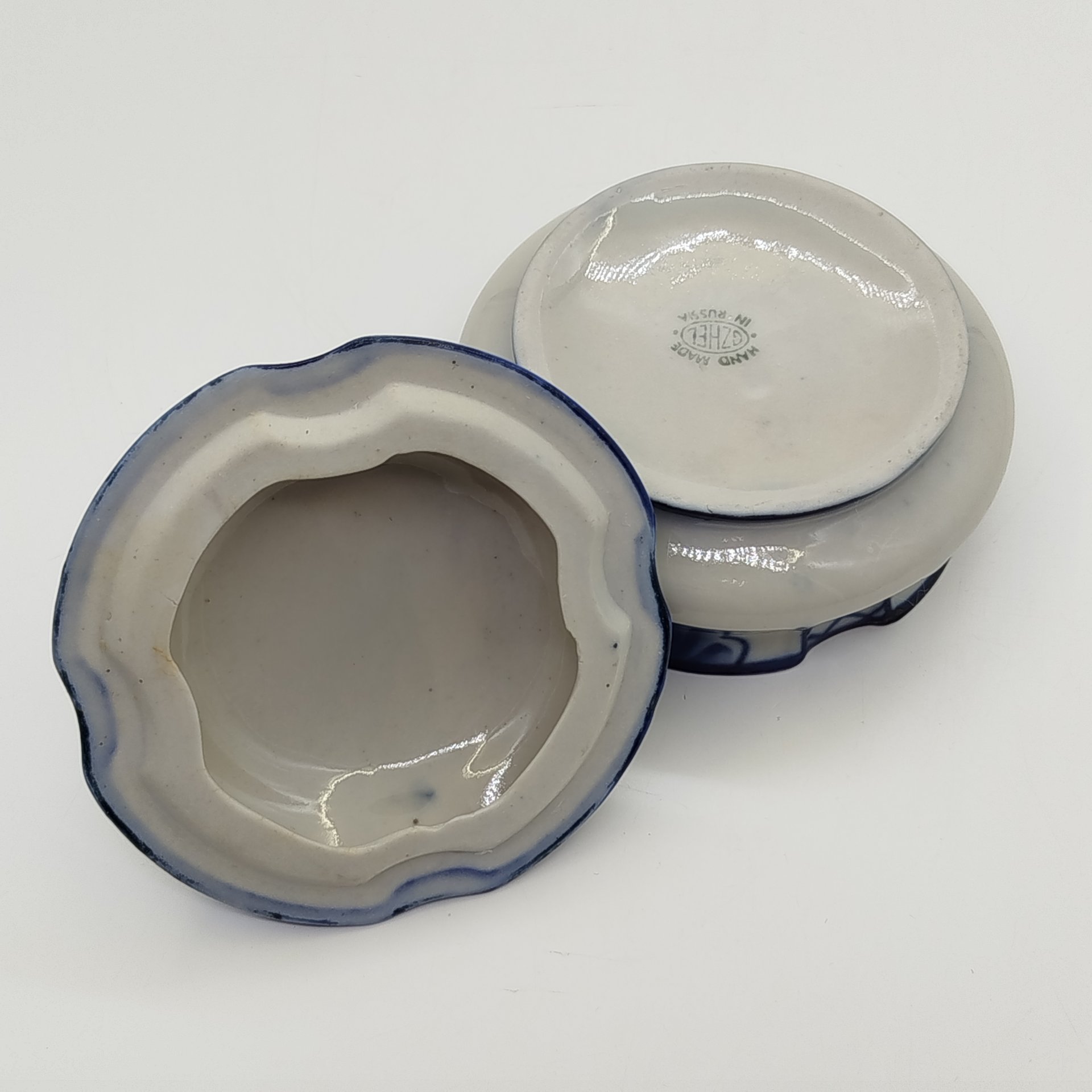 Шкатулка с цветочным декором, Гжель