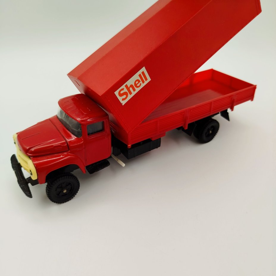 Модель автомобиля "ЗИЛ" , в масштабе 1:43, металл, пластик, СССР, 1980-2000 гг.