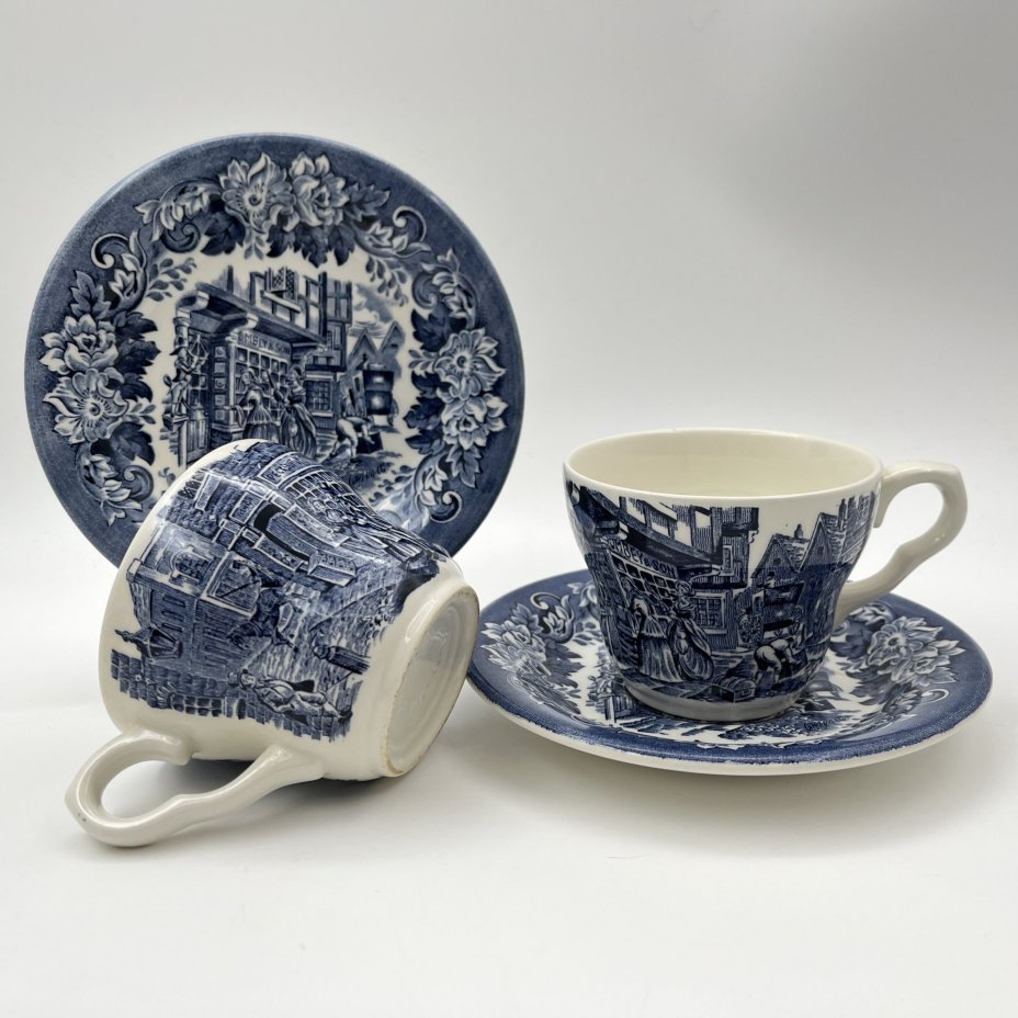 Набор из 2-х чайных пар "Old Curiosity Shop", серия "Диккенс", English Ironstone Tableware (EIT), фаянс, деколь, Великобритания, 1980-1990 гг.