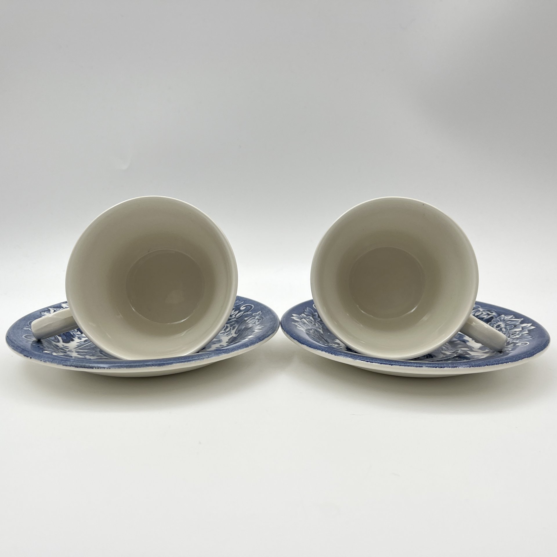 Набор из 2-х чайных пар "Old Curiosity Shop", серия "Диккенс", English Ironstone Tableware (EIT), фаянс, деколь, Великобритания, 1980-1990 гг.