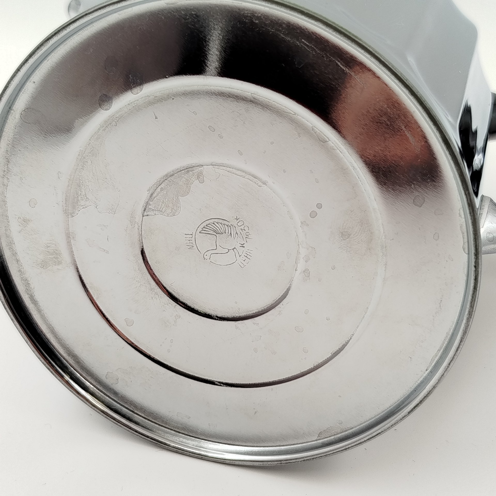 Кофейник с лаконичным декором, мНЦ (медь-никель-цинк), композитный материал, Кольчугинский завод цветных металлов, СССР, 1980-1990 гг.