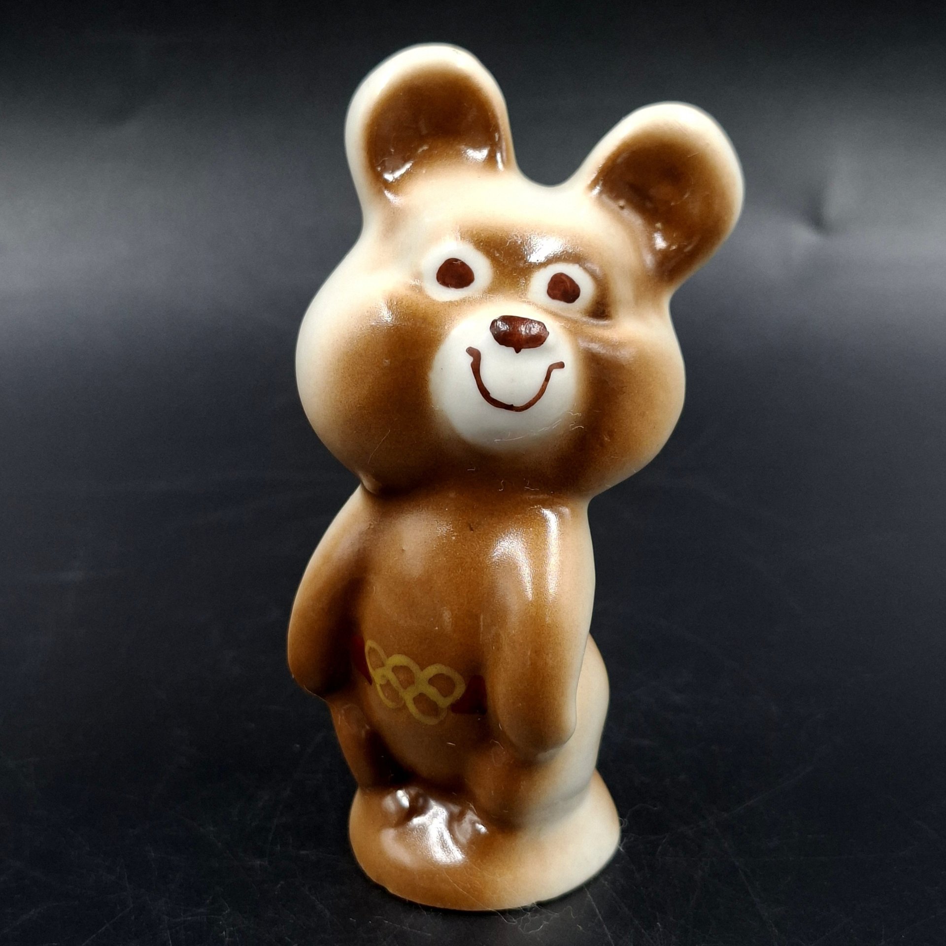 Статуэтка "Олимпийский мишка", фарфор, аэрография, роспись, СССР, 1980 г.