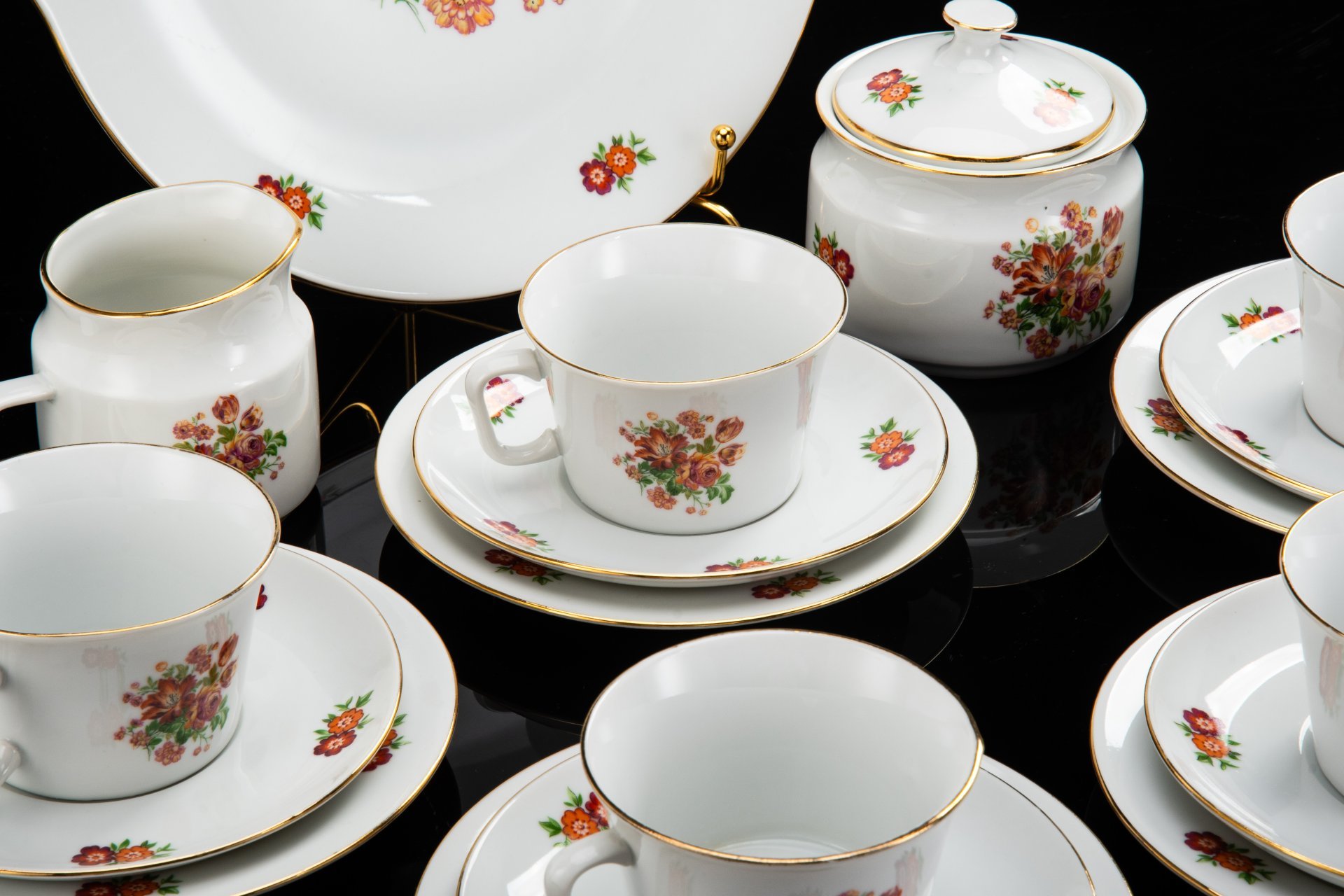 Набор чайный с цветочным декором на 5 персон (18 предметов), фарфор, деколь, золочение, Thun (Тун), Чехословакия, 1980-1993 гг.