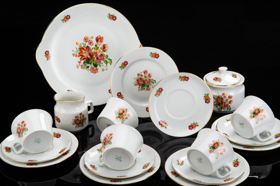 Набор чайный с цветочным декором на 5 персон (18 предметов), фарфор, деколь, золочение, Thun (Тун), Чехословакия, 1980-1993 гг.