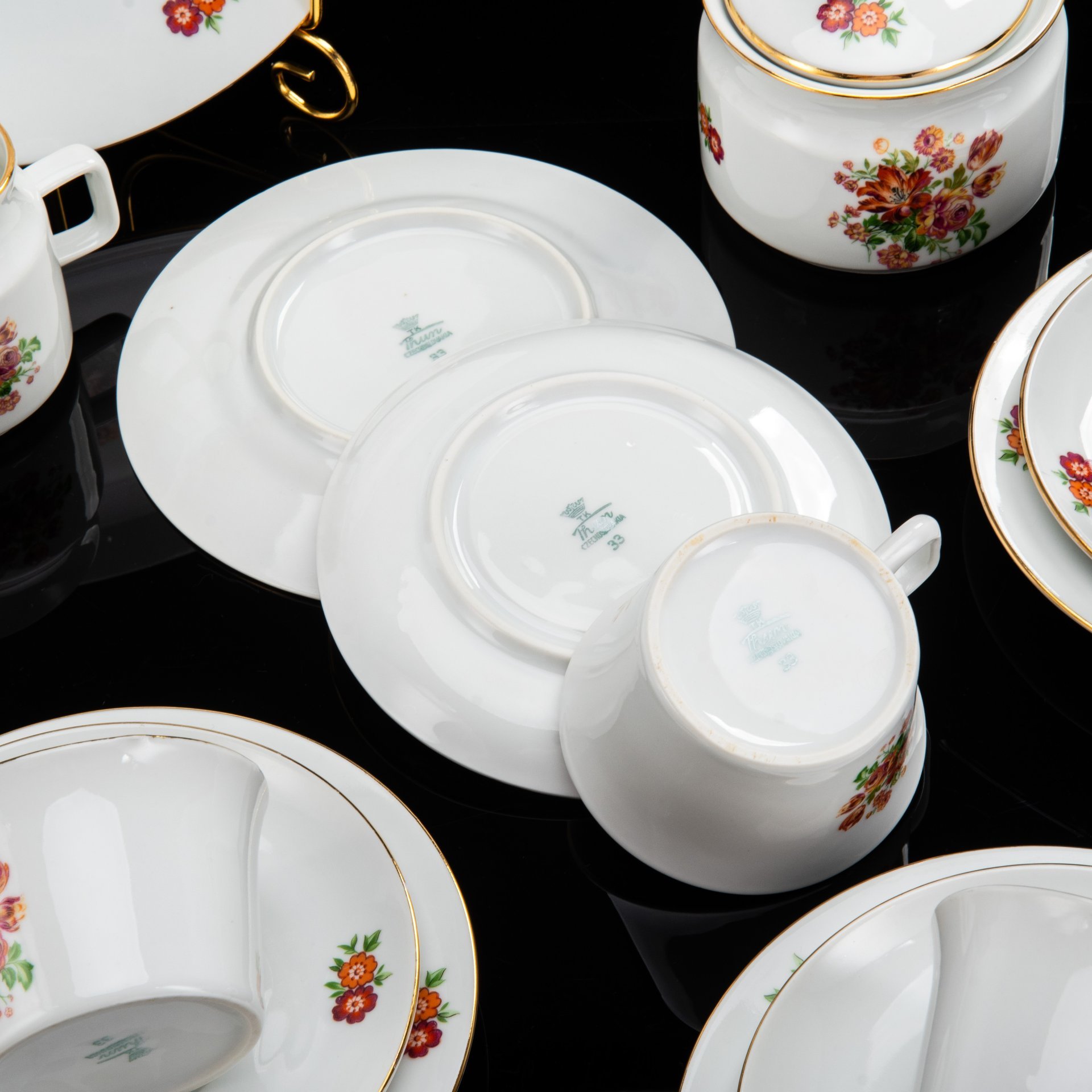Набор чайный с цветочным декором на 5 персон (18 предметов), фарфор, деколь, золочение, Thun (Тун), Чехословакия, 1980-1993 гг.