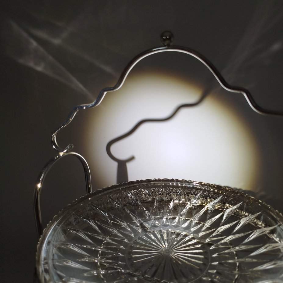 Подставка для пирожных двухярусная, стекло, металл, Китай, 2010-2020 гг.