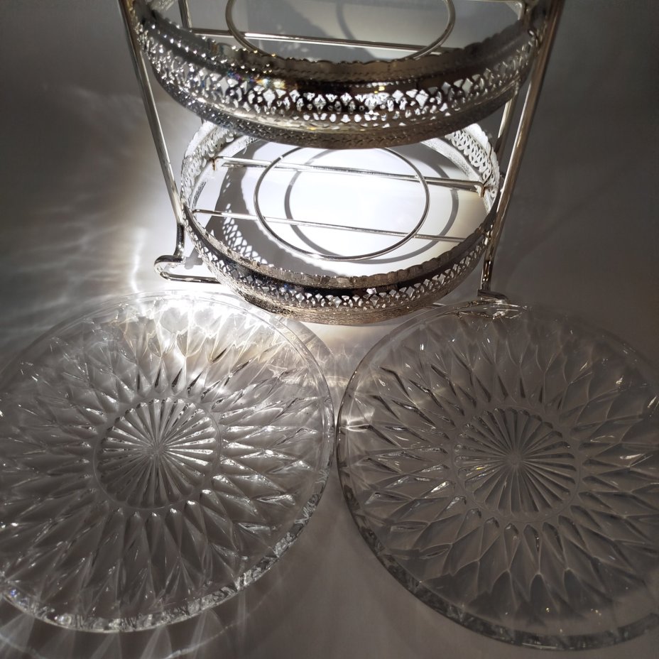 Подставка для пирожных двухярусная, стекло, металл, Китай, 2010-2020 гг.