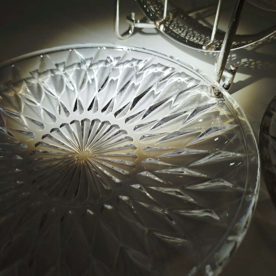 Подставка для пирожных двухярусная, стекло, металл, Китай, 2010-2020 гг.