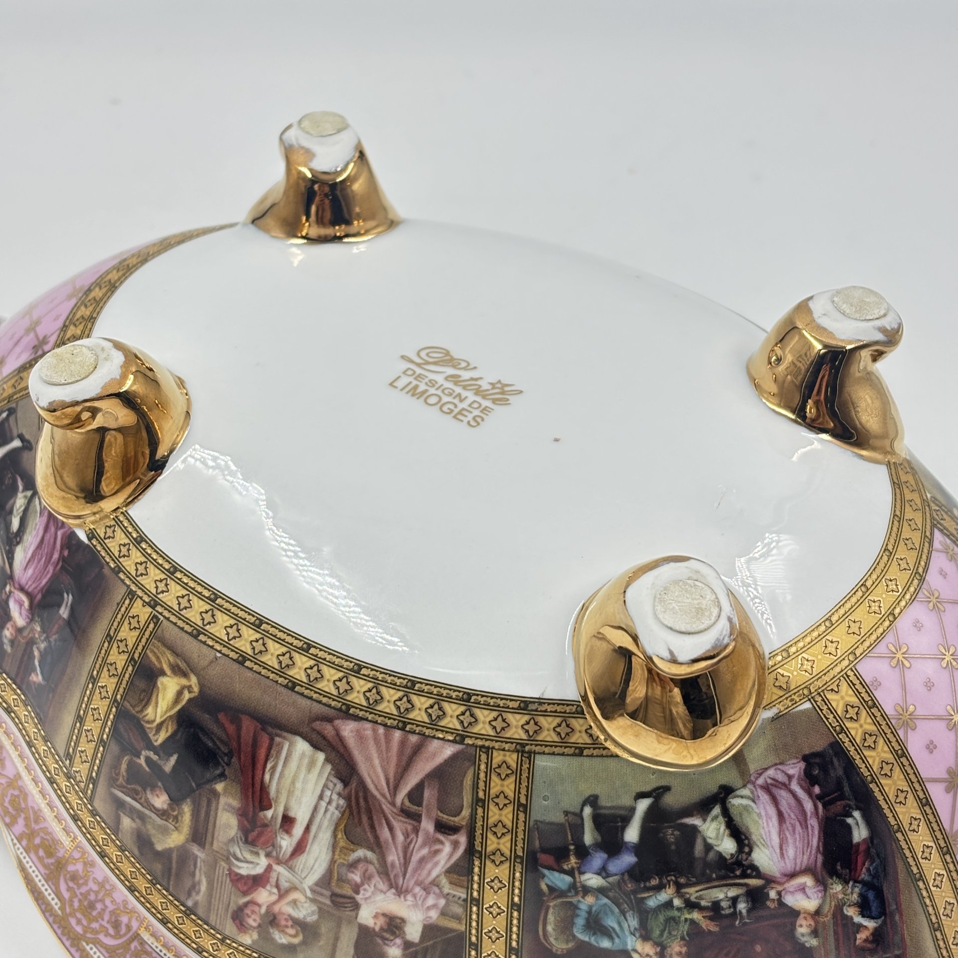 Фруктовница продолговатой формы с декором в виде галантных сцен, L'Etoile design de Limoges