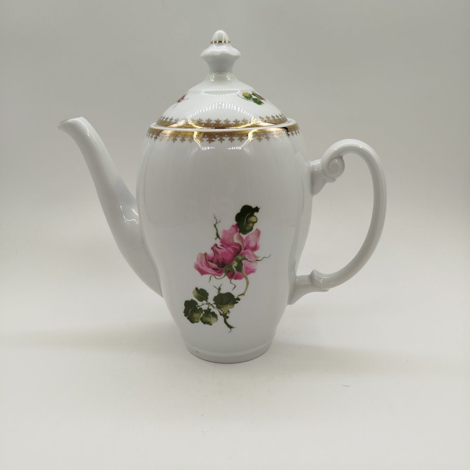 Кофейник с растительным декором, фарфор, деколь, золочение, Wloclawek (Влоцлавская фаянсовая фабрика), Польша, 1956-1990 гг.