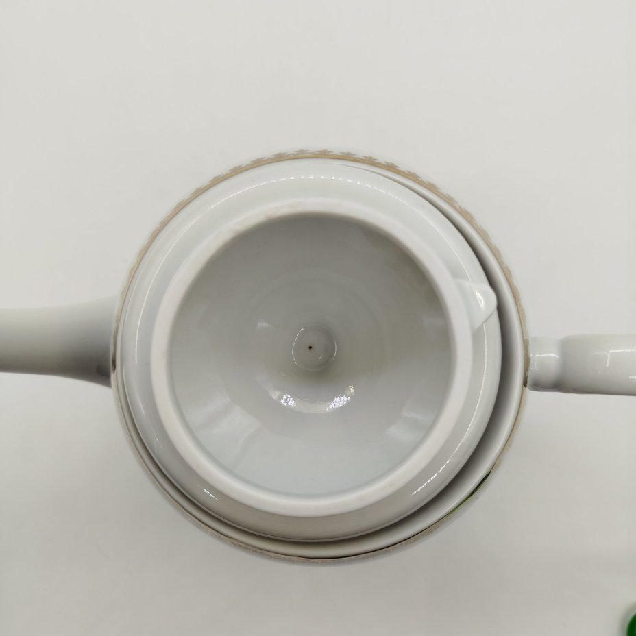 Кофейник с растительным декором, фарфор, деколь, золочение, Wloclawek (Влоцлавская фаянсовая фабрика), Польша, 1956-1990 гг.