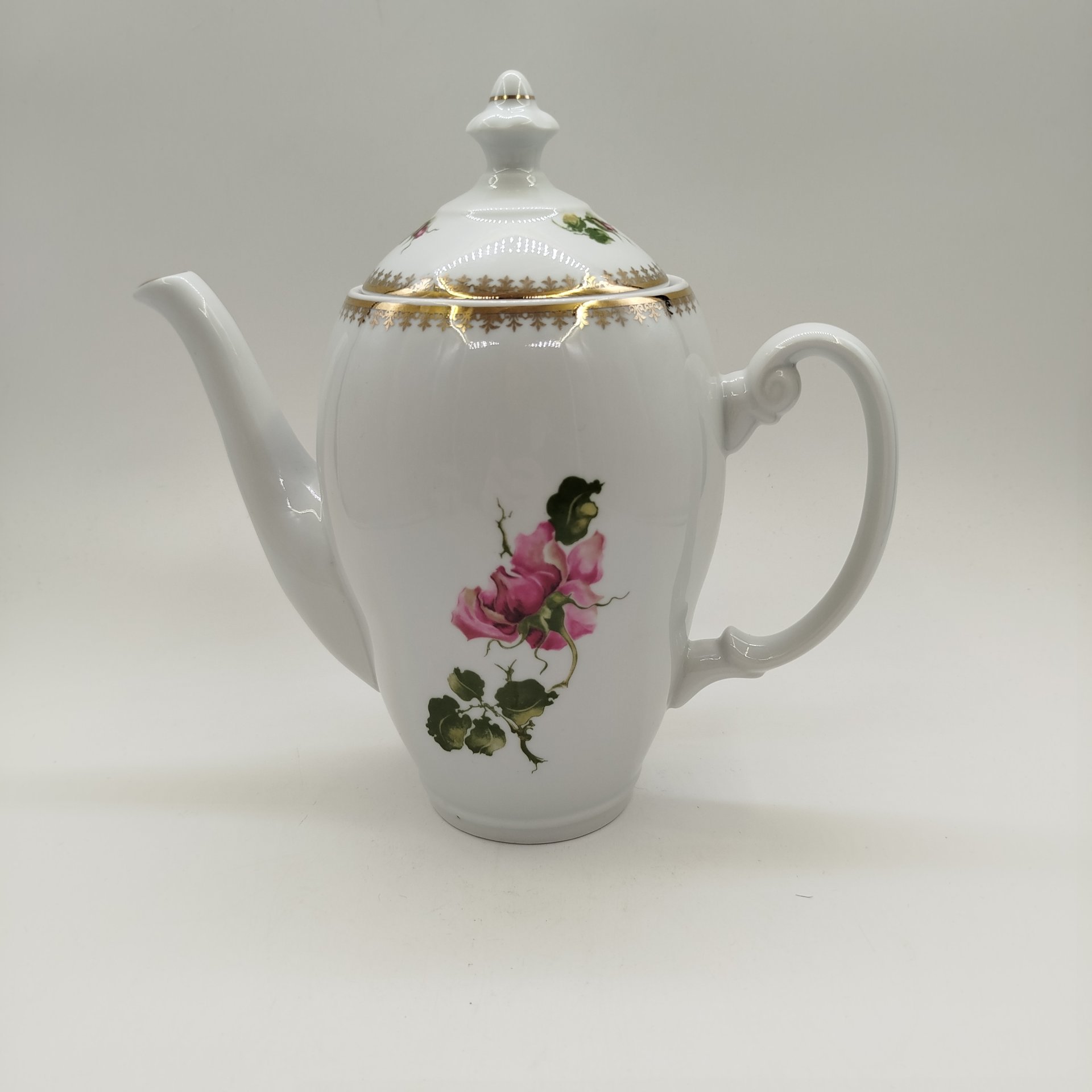 Кофейник с растительным декором, фарфор, деколь, золочение, Wloclawek (Влоцлавская фаянсовая фабрика), Польша, 1956-1990 гг., Wloclawek (Влоцлавская фаянсовая фабрика)