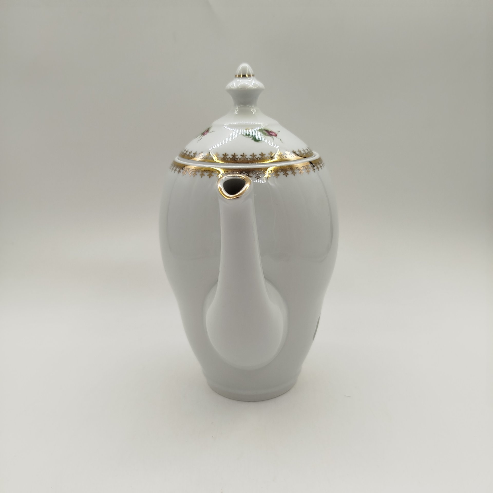 Кофейник с растительным декором, фарфор, деколь, золочение, Wloclawek (Влоцлавская фаянсовая фабрика), Польша, 1956-1990 гг., Wloclawek (Влоцлавская фаянсовая фабрика)